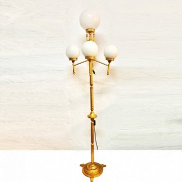 Lamapara  de Pie Vintage Dorada con Bolas de Opalina