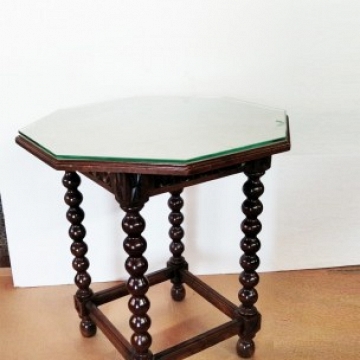 Octagonal Side Table Bobbin Turned Legs