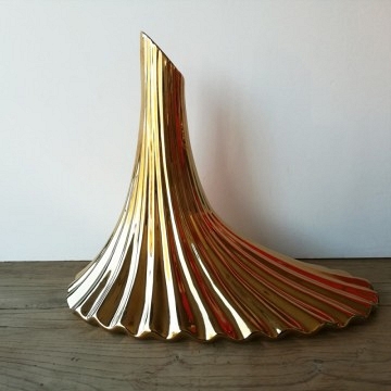 FLORERO PORCELANA DORADO PLISADO Grande 40x36 cms