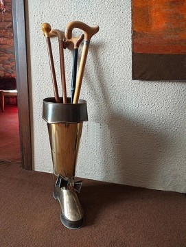 Paraguero en Forma de Bota Estilo Mosquetero